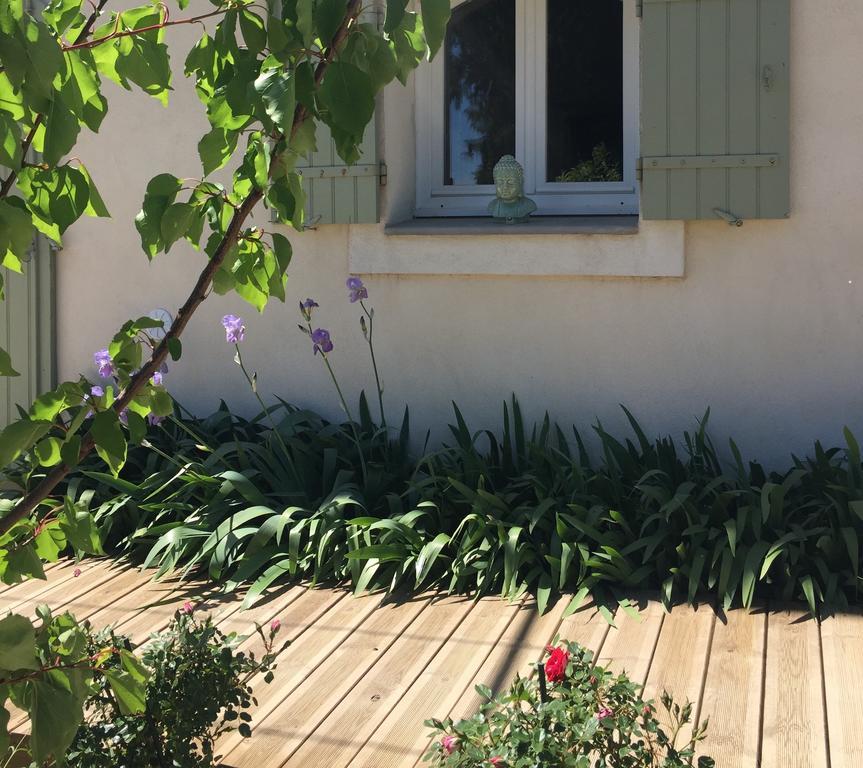 Mas De Mariette Bed and Breakfast Noves Exterior foto